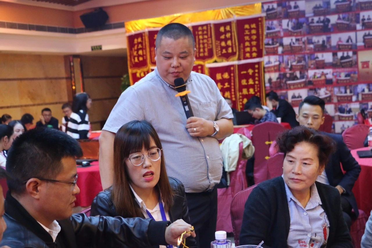 峰光集团“华商报·品质家装节”完美收官 峰光集团“华商报·品质家装节”完美收官