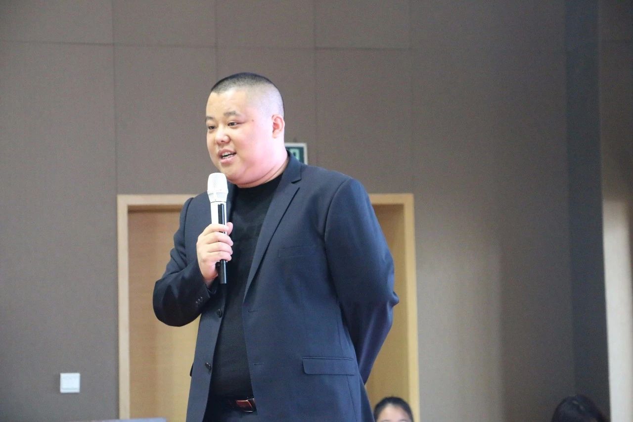 【峰光无限装饰】在交流中成长 在学习中前行——峰光集团“将帅特训营”圆满落幕 【峰光无限装饰】在交流中成长 在学习中前行——峰光集团“将帅特训营”圆满落幕