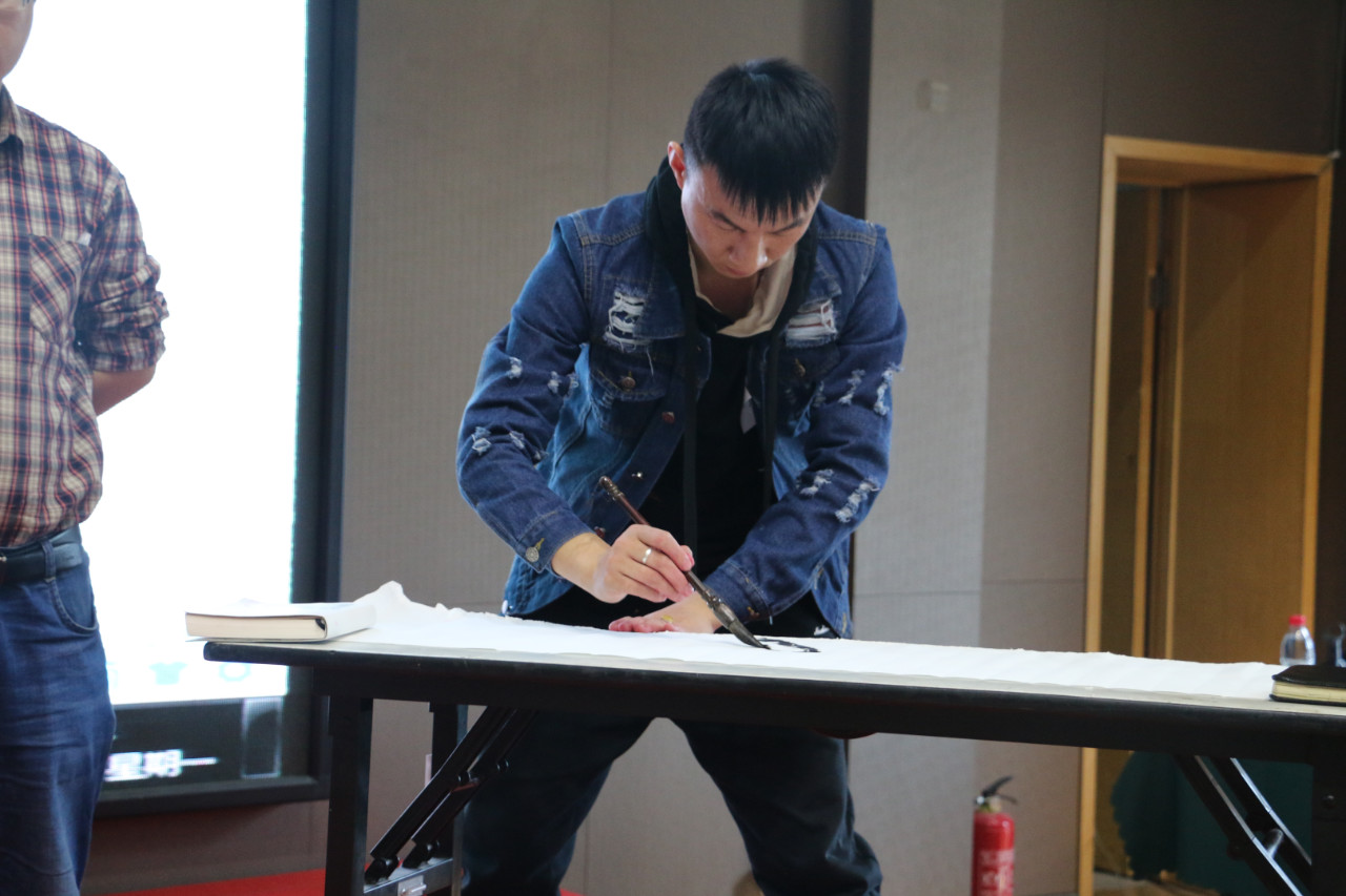 【峰光无限装饰】在交流中成长 在学习中前行——峰光集团“将帅特训营”圆满落幕 【峰光无限装饰】在交流中成长 在学习中前行——峰光集团“将帅特训营”圆满落幕