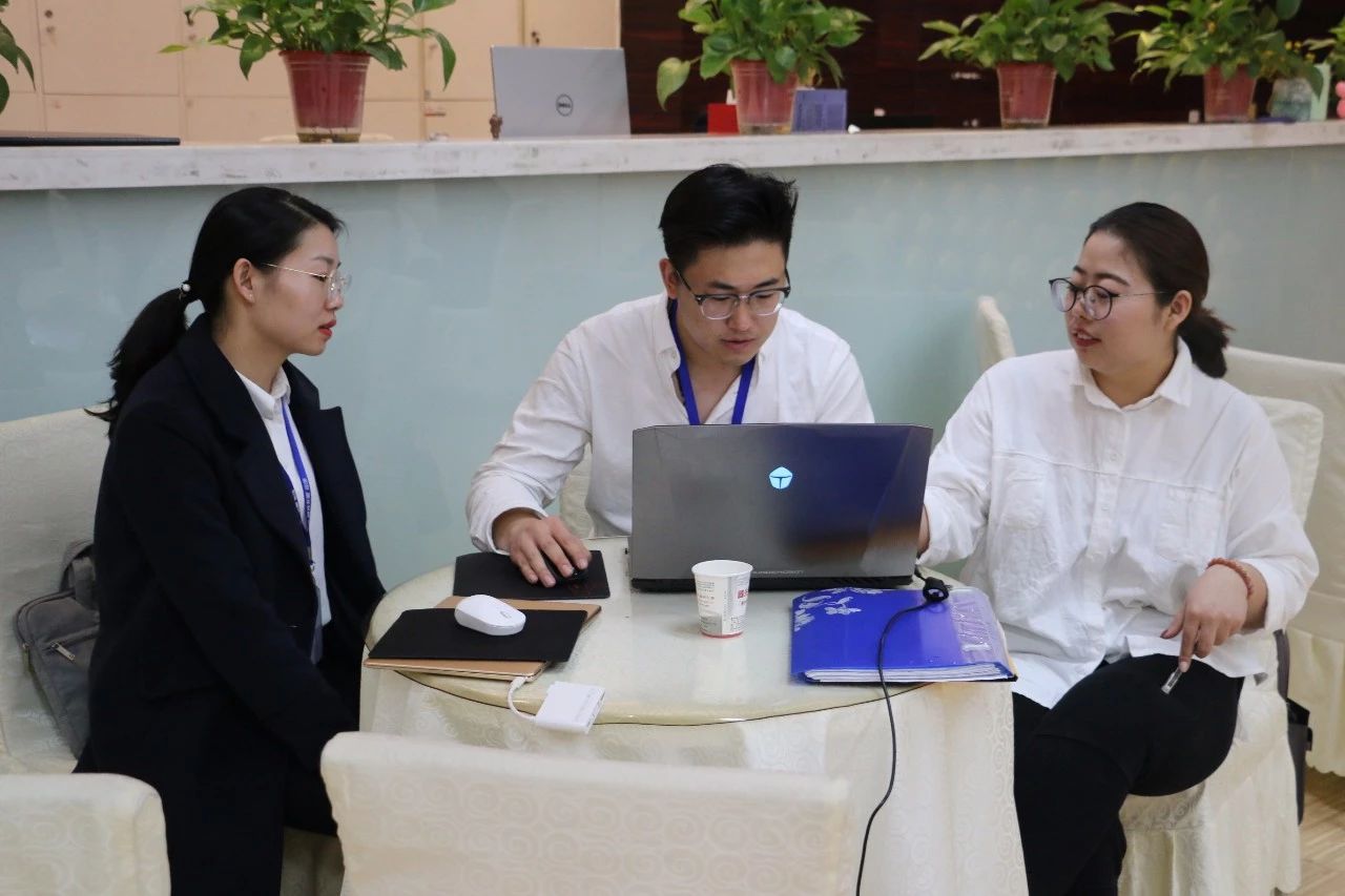 峰光集团“店庆狂欢季”火热招募中 峰光集团“店庆狂欢季”火热招募中