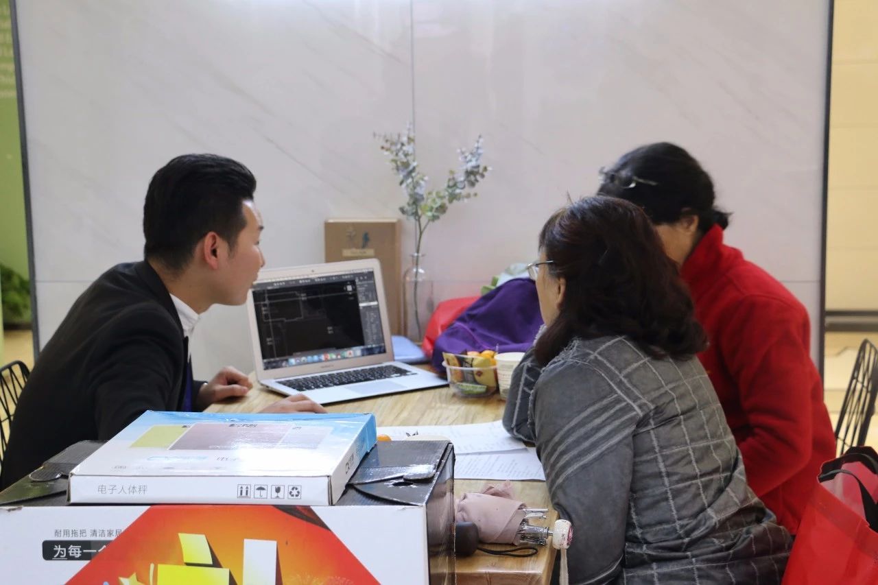 峰光集团“店庆狂欢季”火热招募中 峰光集团“店庆狂欢季”火热招募中