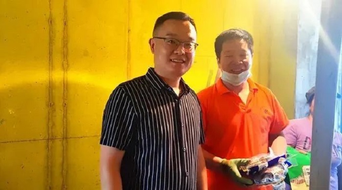 峰光无限装饰咸阳分公司· 炎炎夏日走进一线工地送清凉! 峰光无限装饰咸阳分公司· 炎炎夏日走进一线工地送清凉!